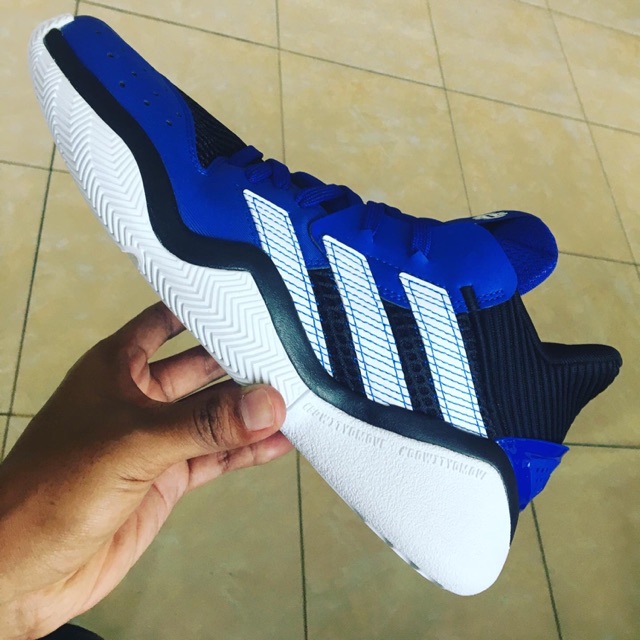 Sepatu basket adidas harden stepback