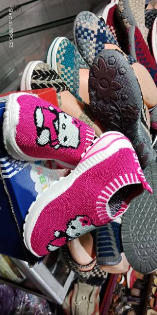 Sepatu slip on lampu hello kitty - slip on anak cewek import