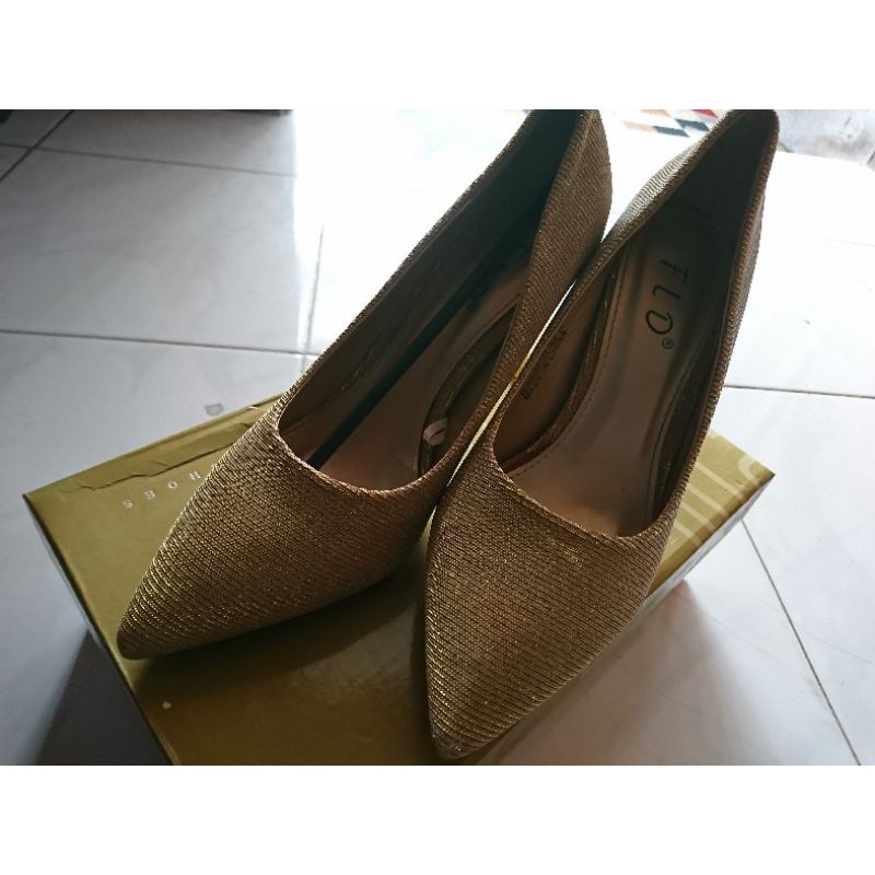 GRATIS ONGKIR Sepatu Preloved High Heels Jinjit No 38 Emas Gold Glitter Murah Fladeo (Mewah Murmer)