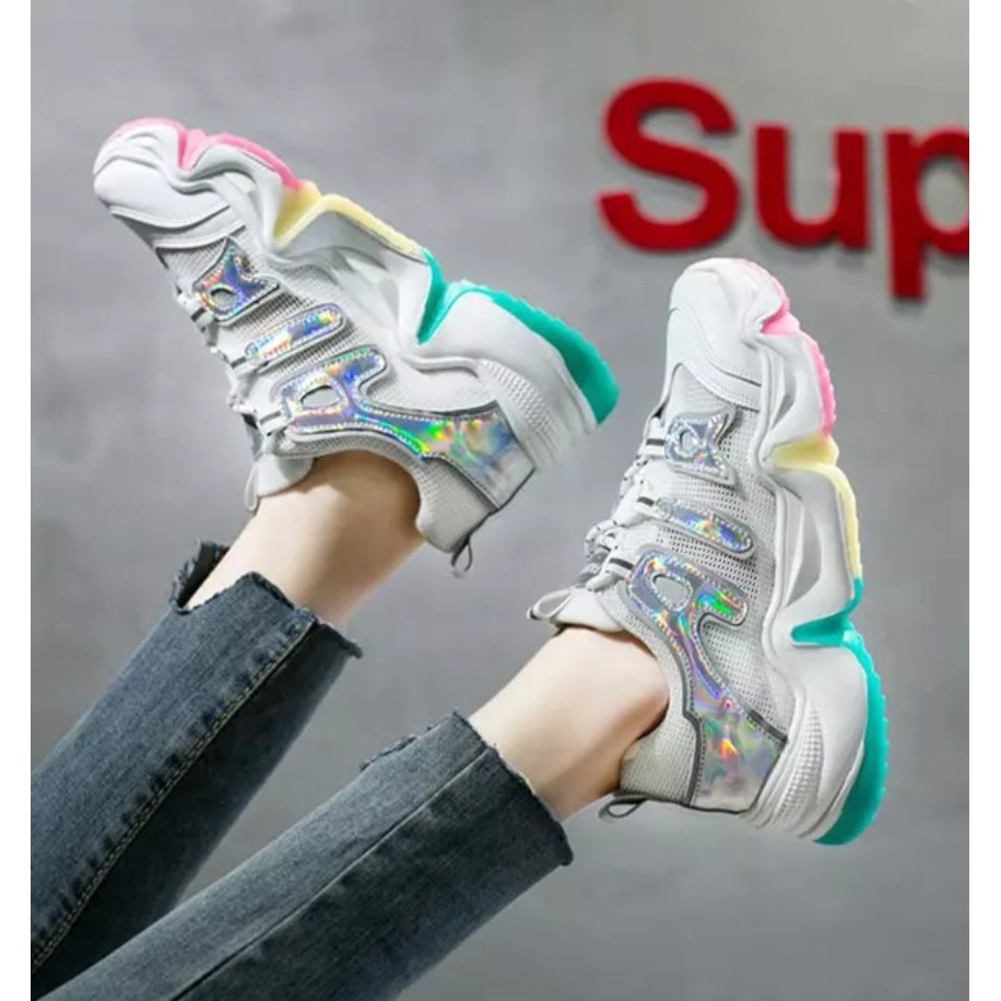 Sneakers Wanita Hologram Dimensi AS120