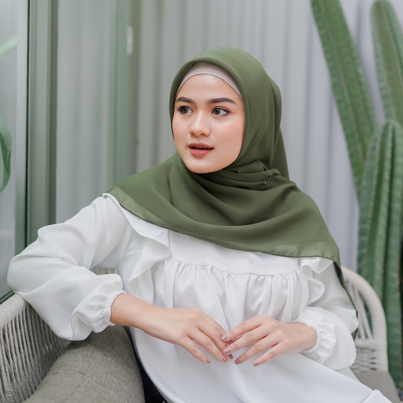 Bella Square Premium 50 Warna Hijab Jilbab Segi Empat - Kerudung Segiempat Bella Square Polycotton Premium Polos Anti Letoy