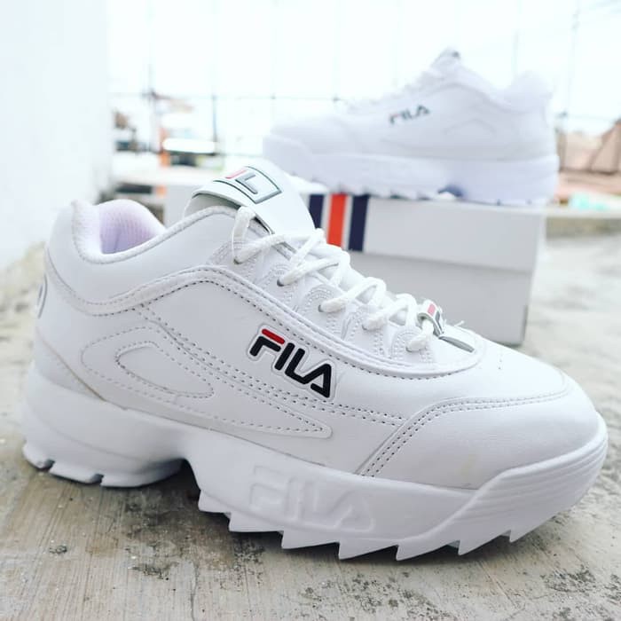 white fila joggers