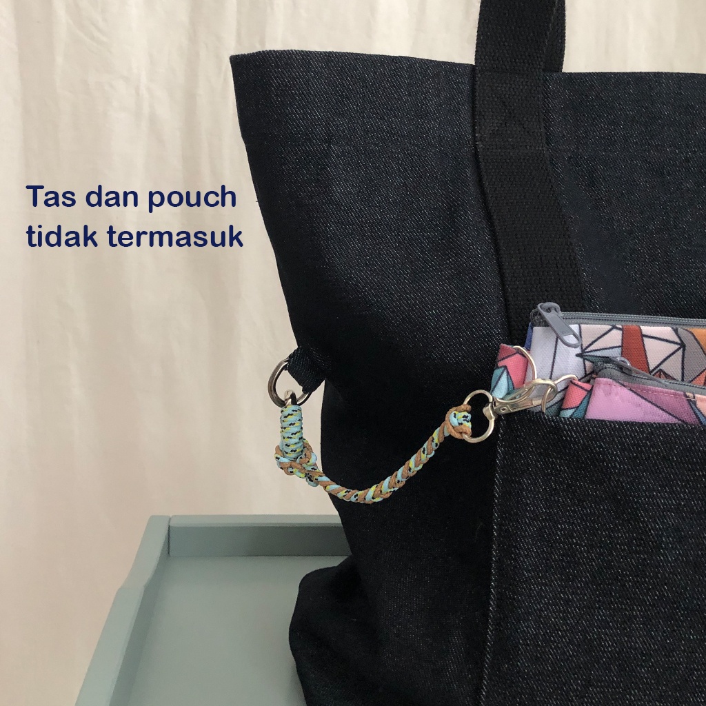 Gantungan Pouch