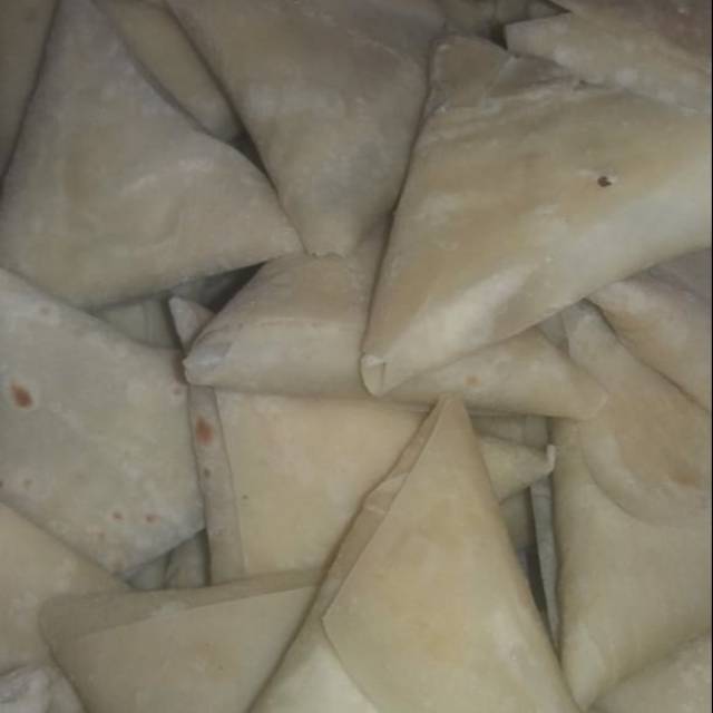 

Sambusa daging, sambusa keju, sambusa sayur