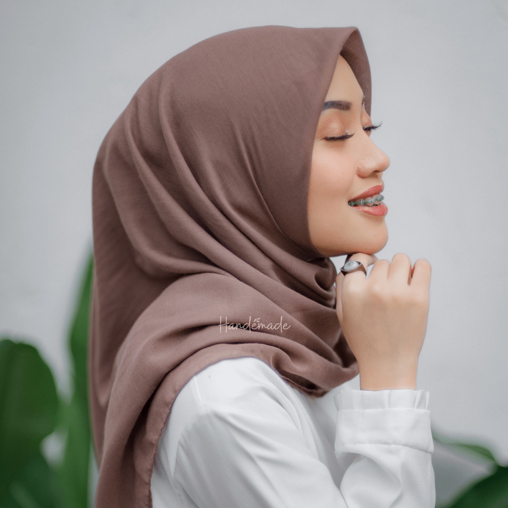 ALARA SERIES / HIJAB SEGIEMPAT BAHAN VOAL SUPERFINE / COFFEE