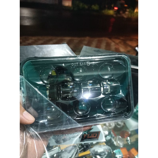 LAMPU DAYMAKER KOTAK