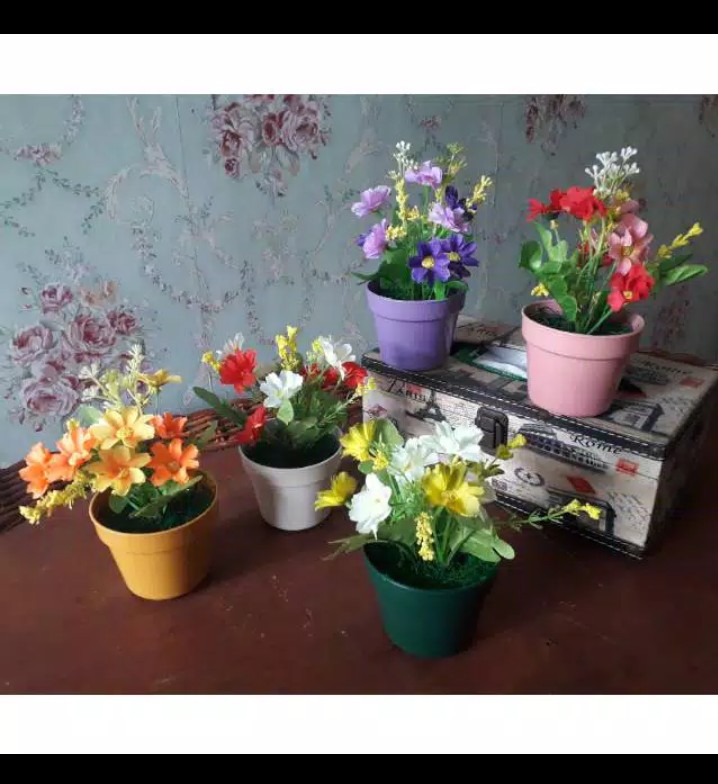 Pot D 8 Cm + Bunga Krisan Plastik /bunga Artifisial / Bunga Palsu