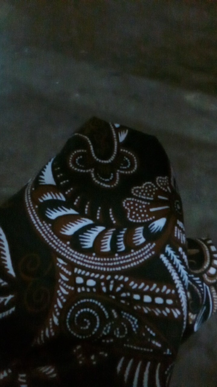Batik Lengan Pendek Motif Wayang Dan Elung