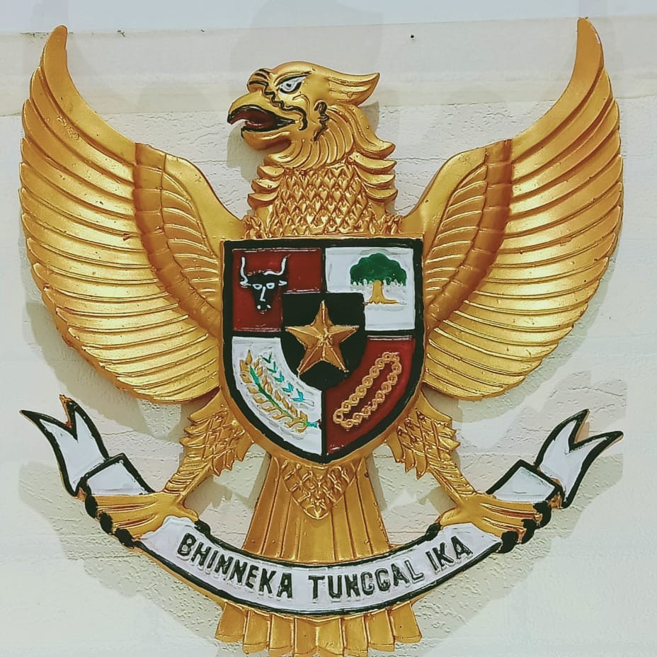 Hiasan Dinding patung Garuda Pancasila 3 Dimensi Fiber Logo Burung Garuda Gold 45X45 CM (DATAR)