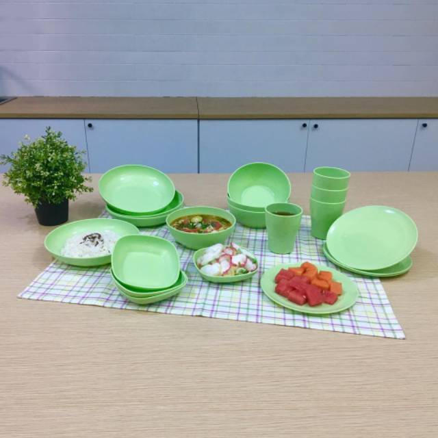 Piring Makan Plastik Food Grade Komplit