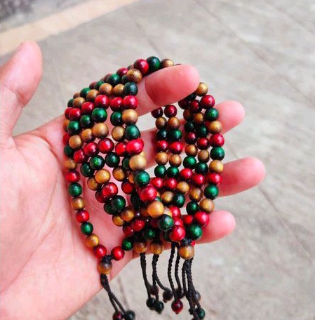 gelang butiran dari kayu fosil akar bahar laut selatan