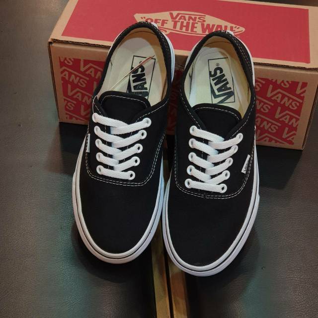 SEPATU VANS AUTHENTIC FULL BLACK HITAM POLOS WHITE PUTIH OLDSKOOL PREMIUM CASUAL ICC IFC DT