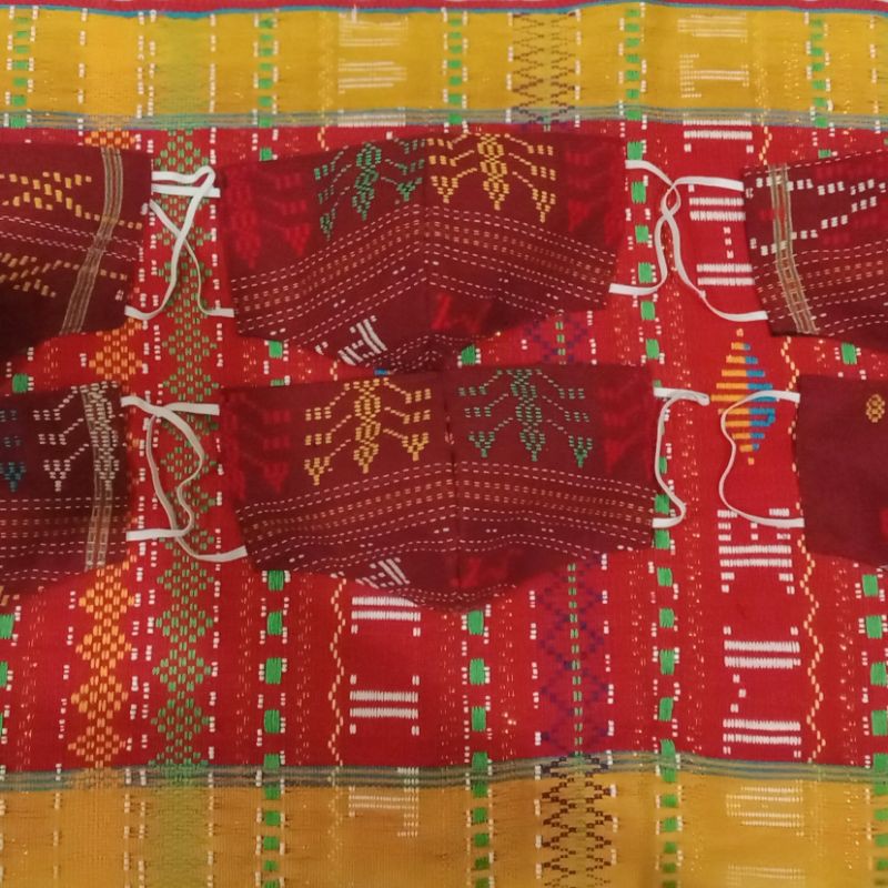 masker etnis Batak sadum