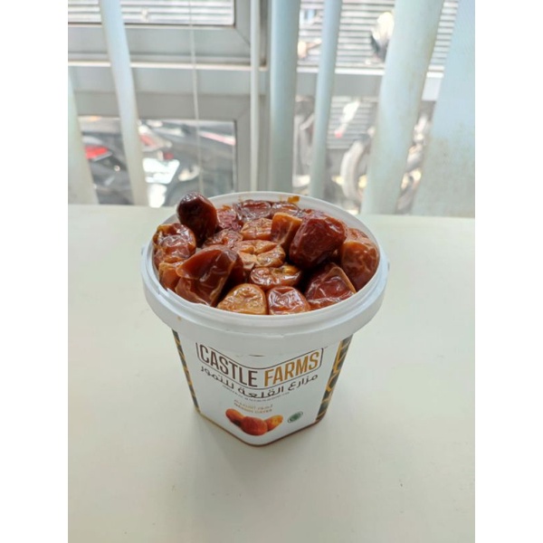 

Kurma Sukkari Ember 850 Gr Castle Farms