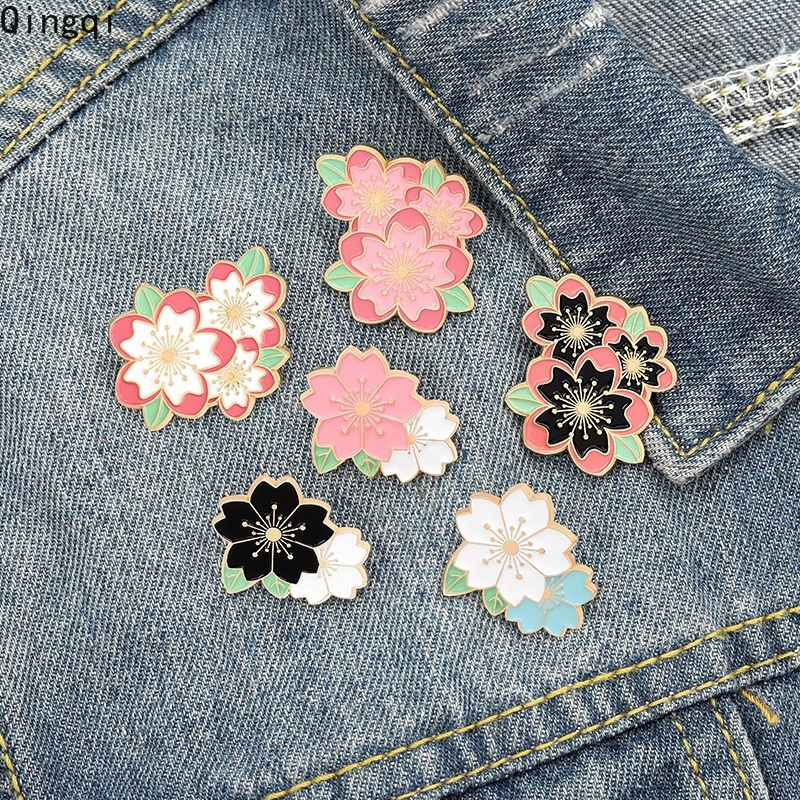 Bros Pin Enamel Desain Bunga Sakura Warna Hitam Putih Pink Untuk Hadiah