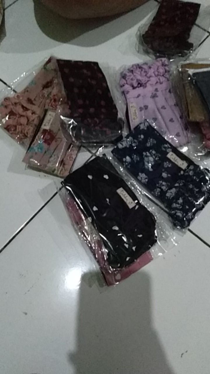 Masker Earlop Kain 2 Lapis