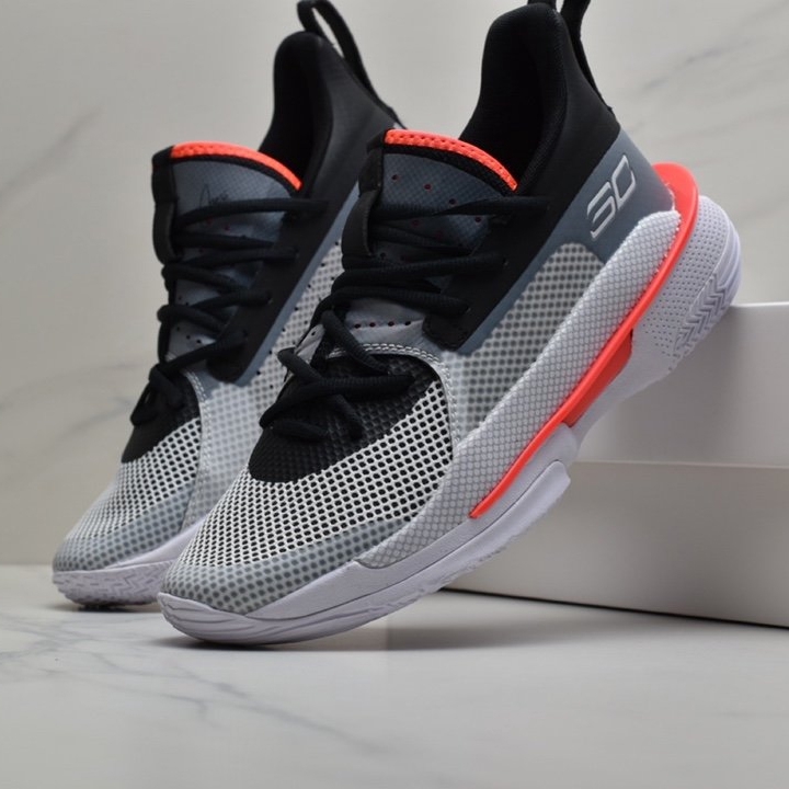 sepatu basket curry 7