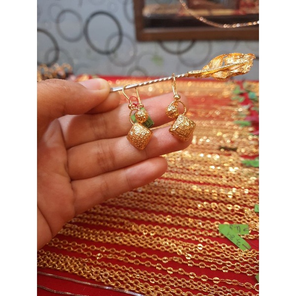 anting anting ketupat emas 700 asli