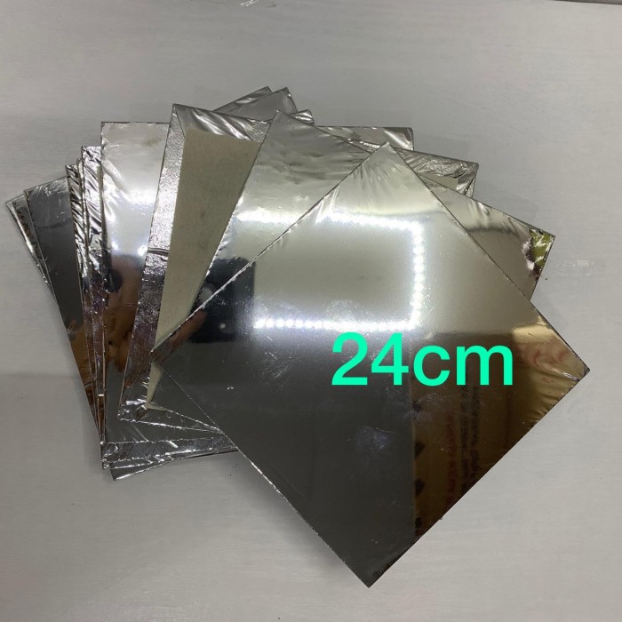

Alas Kue Silver Kotak 24 cm Tatakan Cake Warna Perak Triplek 1 Pcs