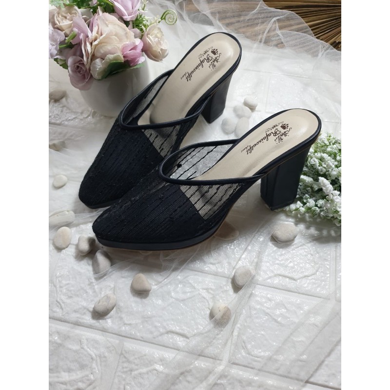 sepatu alummi hitam lace hitam 9cm hak tahu