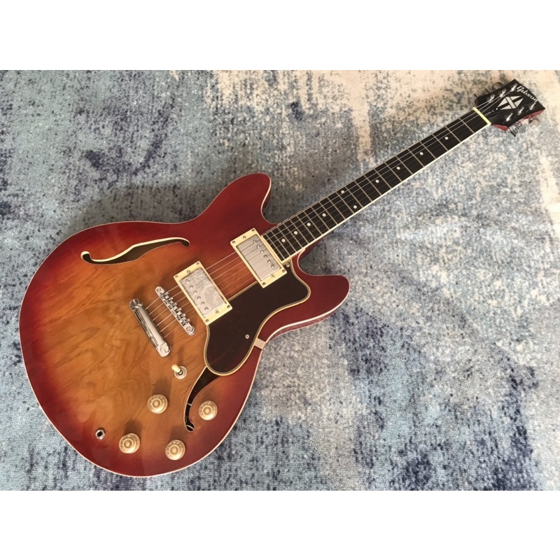 Gitar Gibson Semi Hollow Warna Cherry
