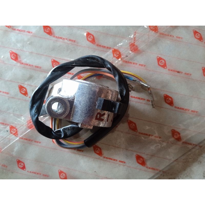 HOLDER KANAN HONDA C70