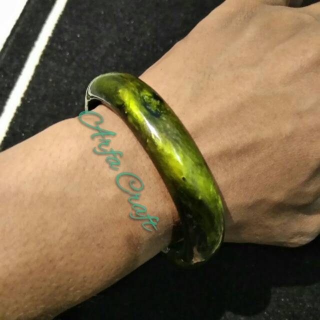 Gelang akar bahar hijau emas