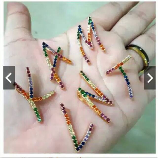 Liontin huruf warna lapis emas 24 karat