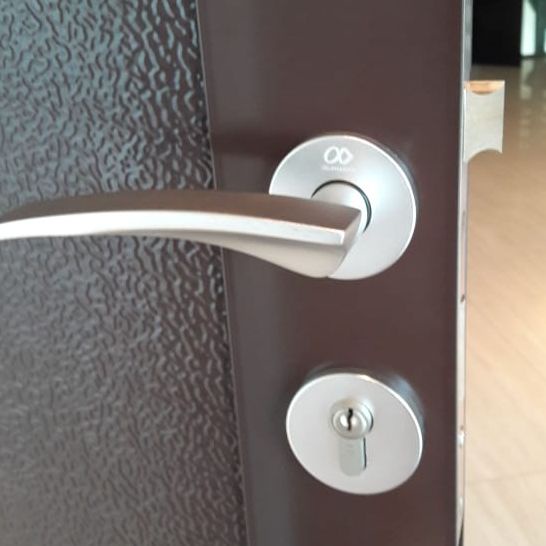 Max 1-A Jaluzi 80x200 Pintu Aluminium / Pintu Kamar Mandi / Alphamax