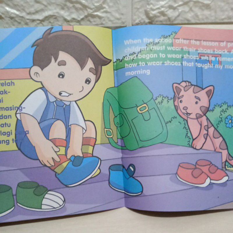 Buku Cerita Aku Bisa Pakai Sepatu / Bilingual