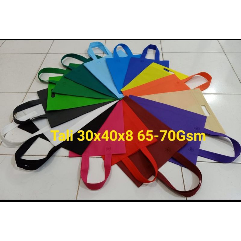 

Goodie Bag Tali lipat samping 30x40x8 ekonomis(HARGA LUSIN 12pcs)