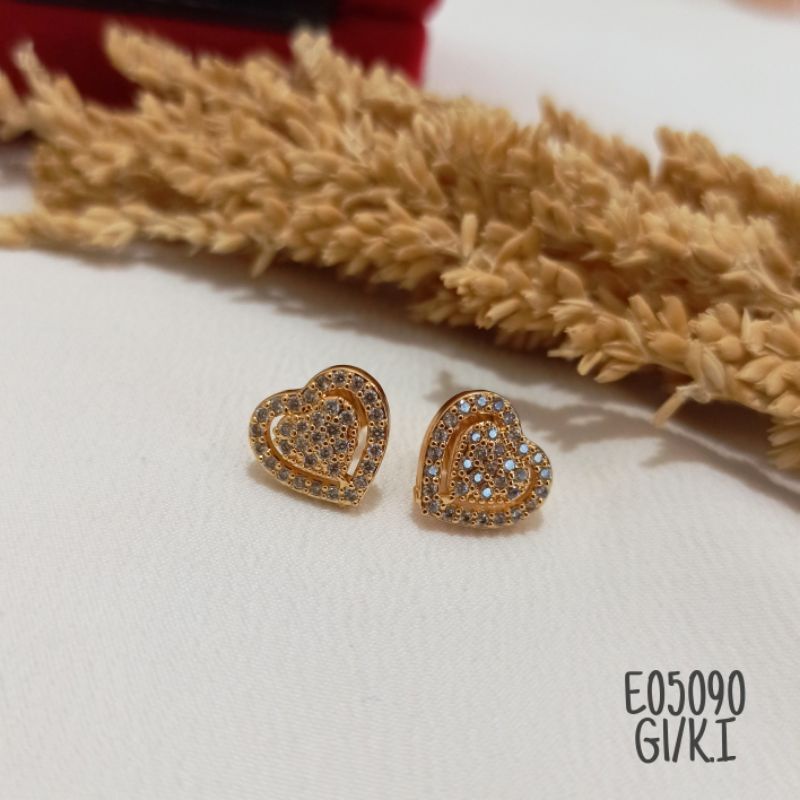 Anting Love Tindik Zircon warna gold E05090