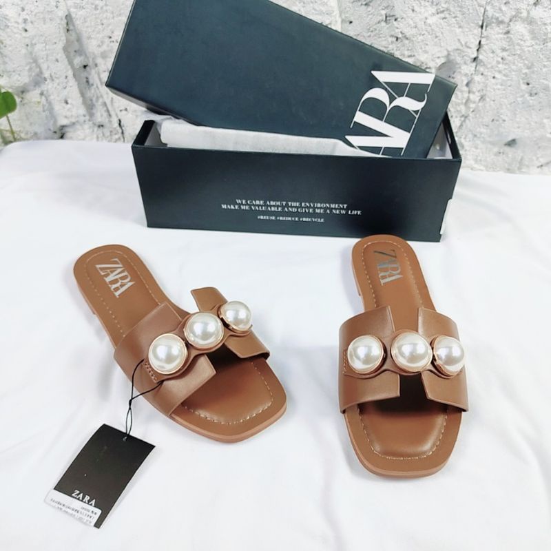 Zara Flat sandal with Pearl
