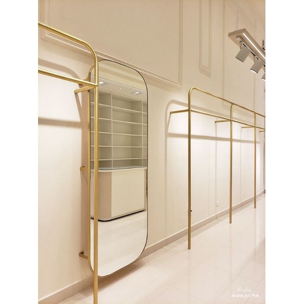 gantungan baju rak display