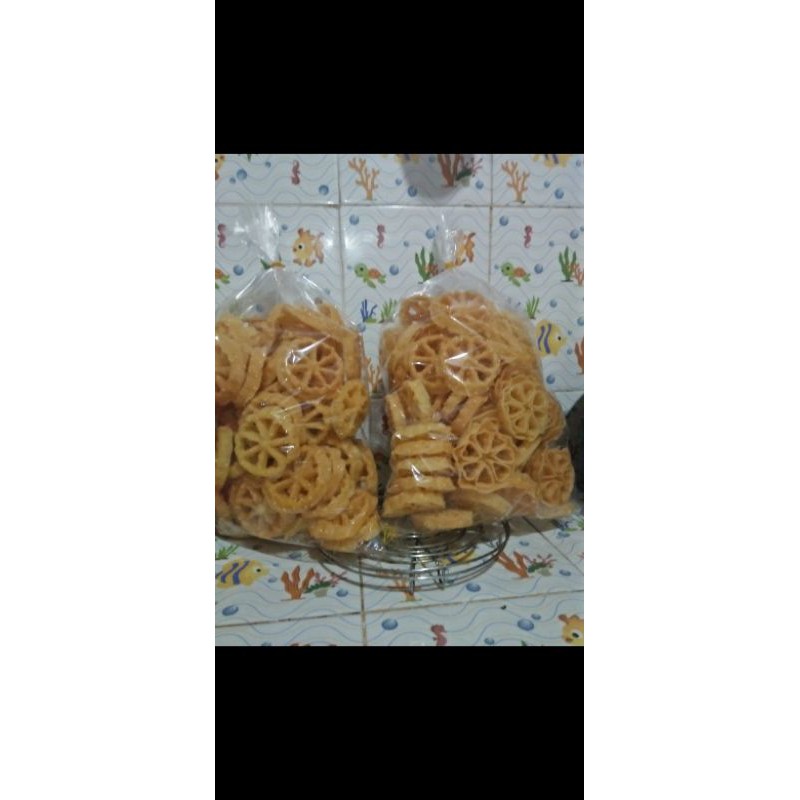 

Kue Tradisional Kembang Goyang home made