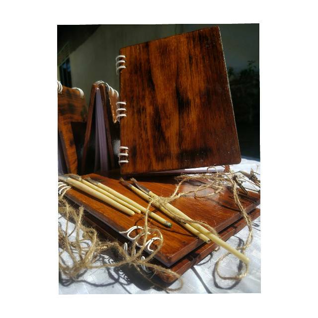 

Buku kayu / buku tulis / handmade / brandlokal