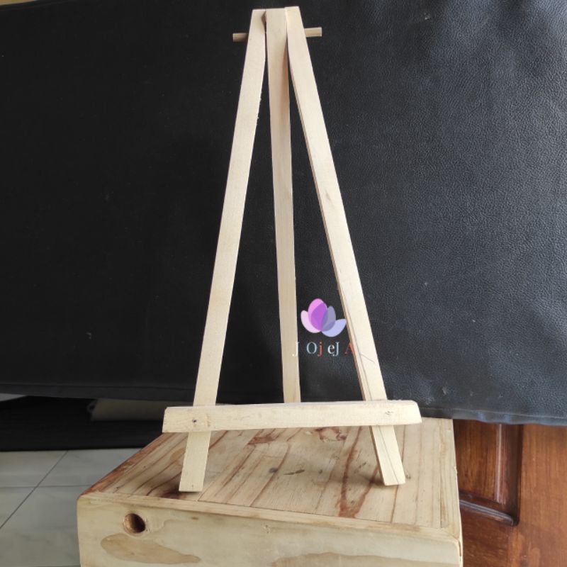 

Easel kayu Lebar 15cm Tinggi 30cm/ penyangga kanvas/ tripod hp tablet