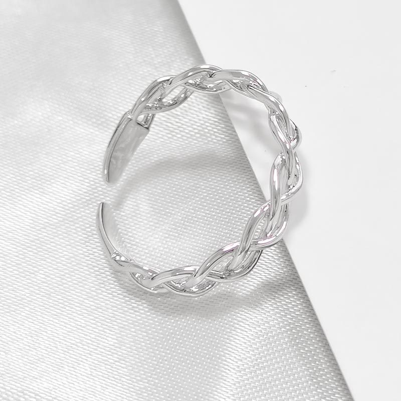 Cincin Model Hollow Silang Untuk Wanita