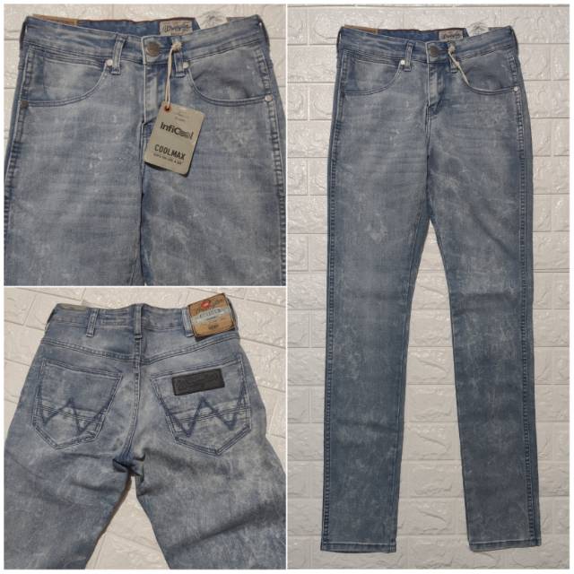 Wrangler bryson skinny inficool Lt blue
