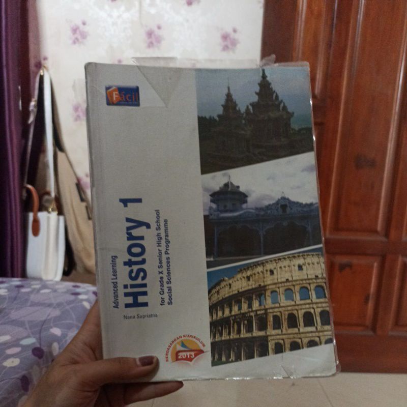 

Buku History 1 / sejarah kelas 10 Nana Supriatna Penerbit Facil kurikulum 2013