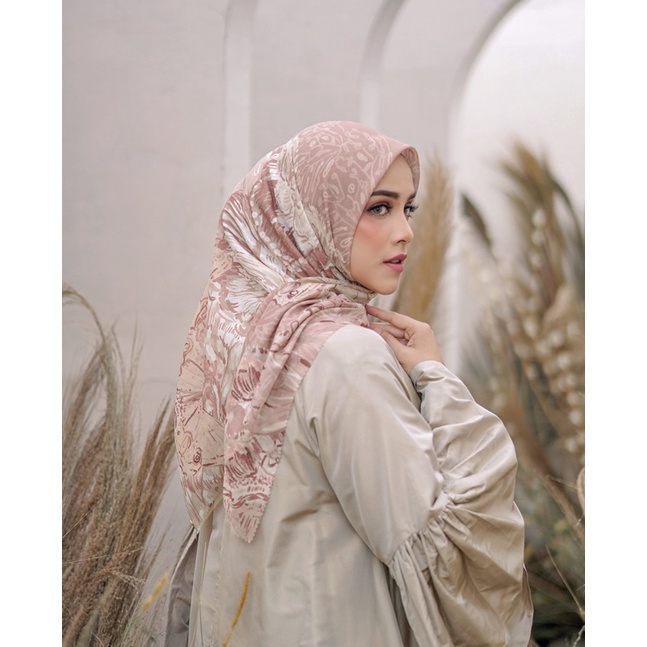 Misty Rose Farsha Series by Buttonscarves