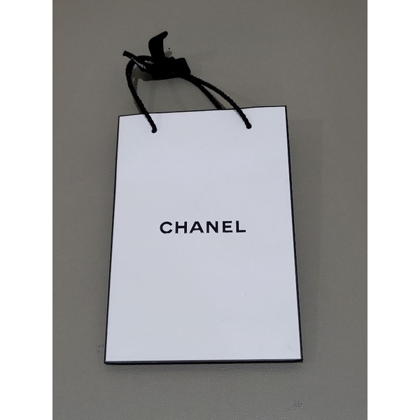 

Chanel Paperbag with ribbon