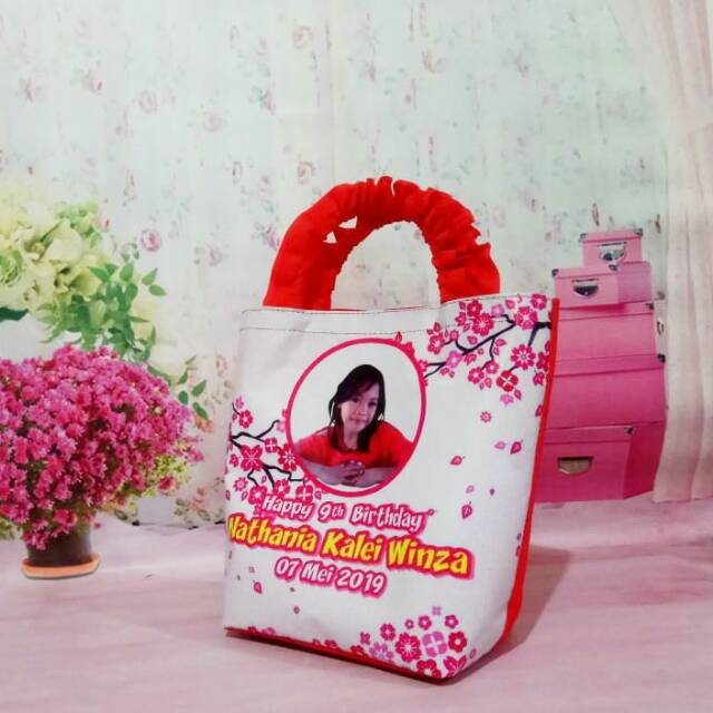 

Tas ultah, tas ultah anak, tas ulang tahun, godie bag, godie bag ultah , tas mika, tas ultah