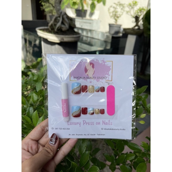 PRESS ON NAILS // KUKU KAKI