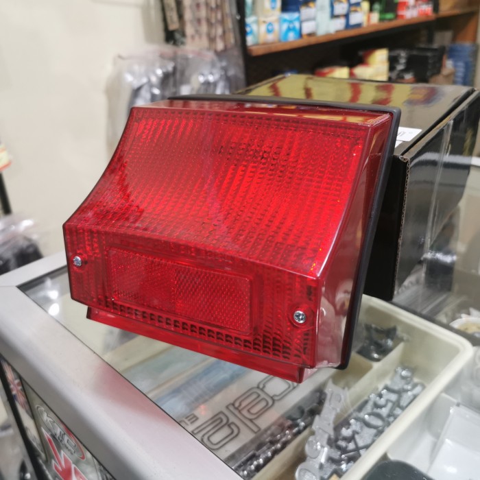 Stoplamp Lampu belakang Vespa Excel Import set fitting dan bohlamp
