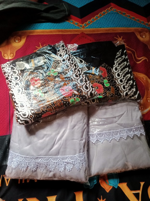 Sarimbit Batik Couple Batik Keluarga Special Lebaran Couple Family Modang Bunga Terbaru Dan Terhits