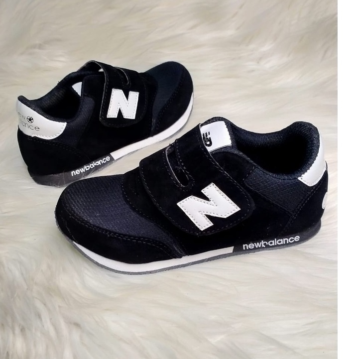 SEPATU SNEAKERS ANAK LAKI LAKI DAN PEREMPUAN KEKINIAN