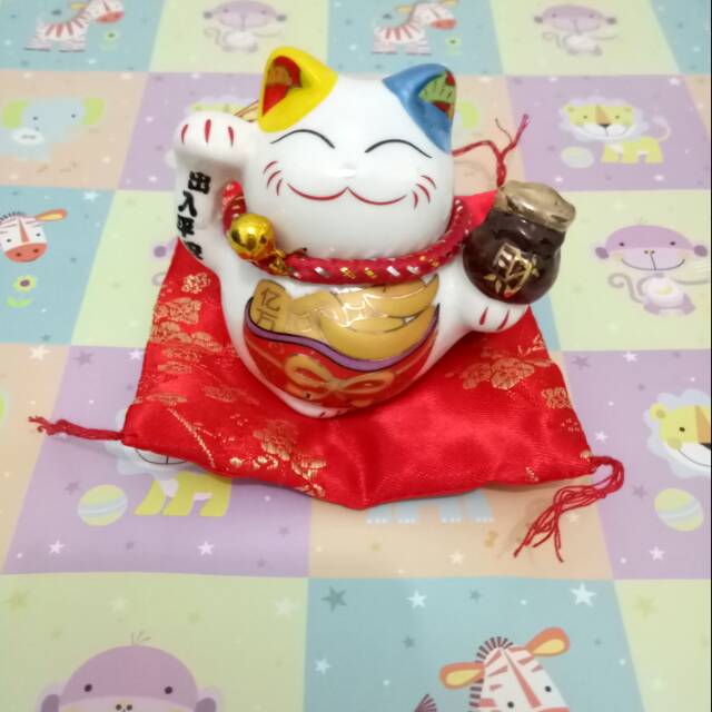 Pajangan Lucky Cat / Manekineko / Kucing Keberuntungan