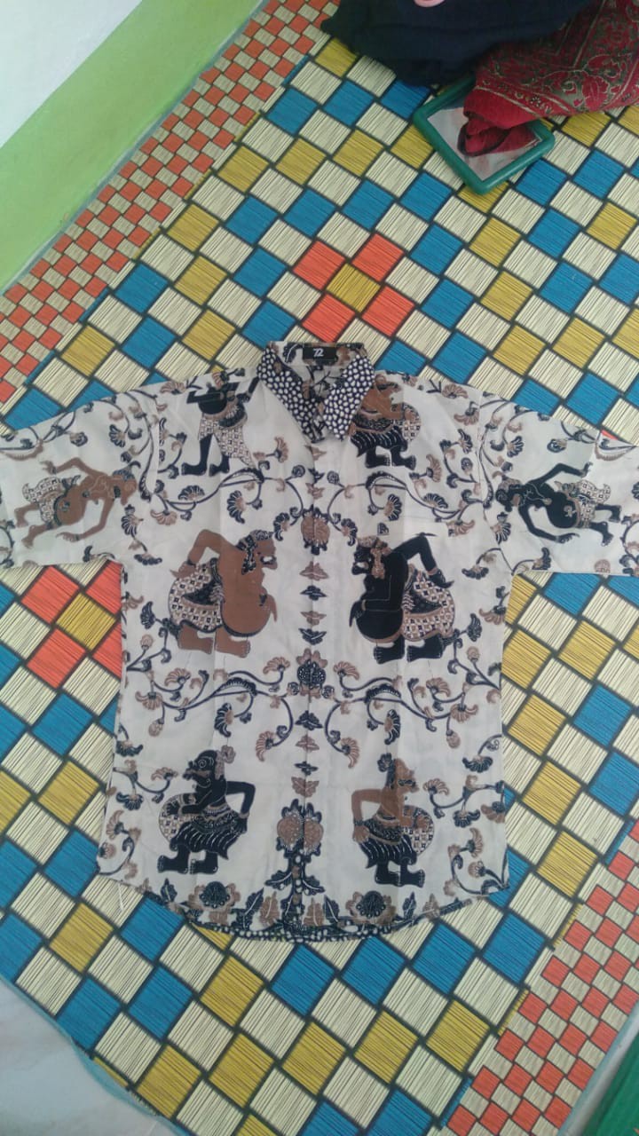 Kemeja Batik Pria Lengan Panjang Slimfit Premium Motif Wayang Warna Putih Tulang 724735 Cap 72