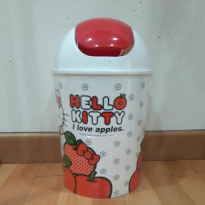 Tempat sampah hello kitty